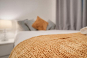 Lara's Place in Canada water - 1 Double Bed, 1 Sofa Bed London